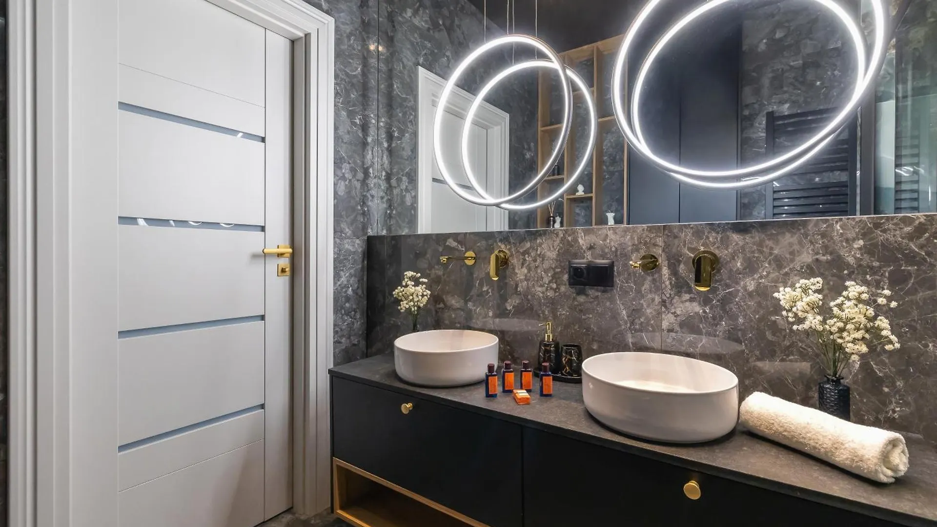 Starowislna Elegant Apartment With Air Conditioning Kazimierz Cracow By Renters Prestige Krakow