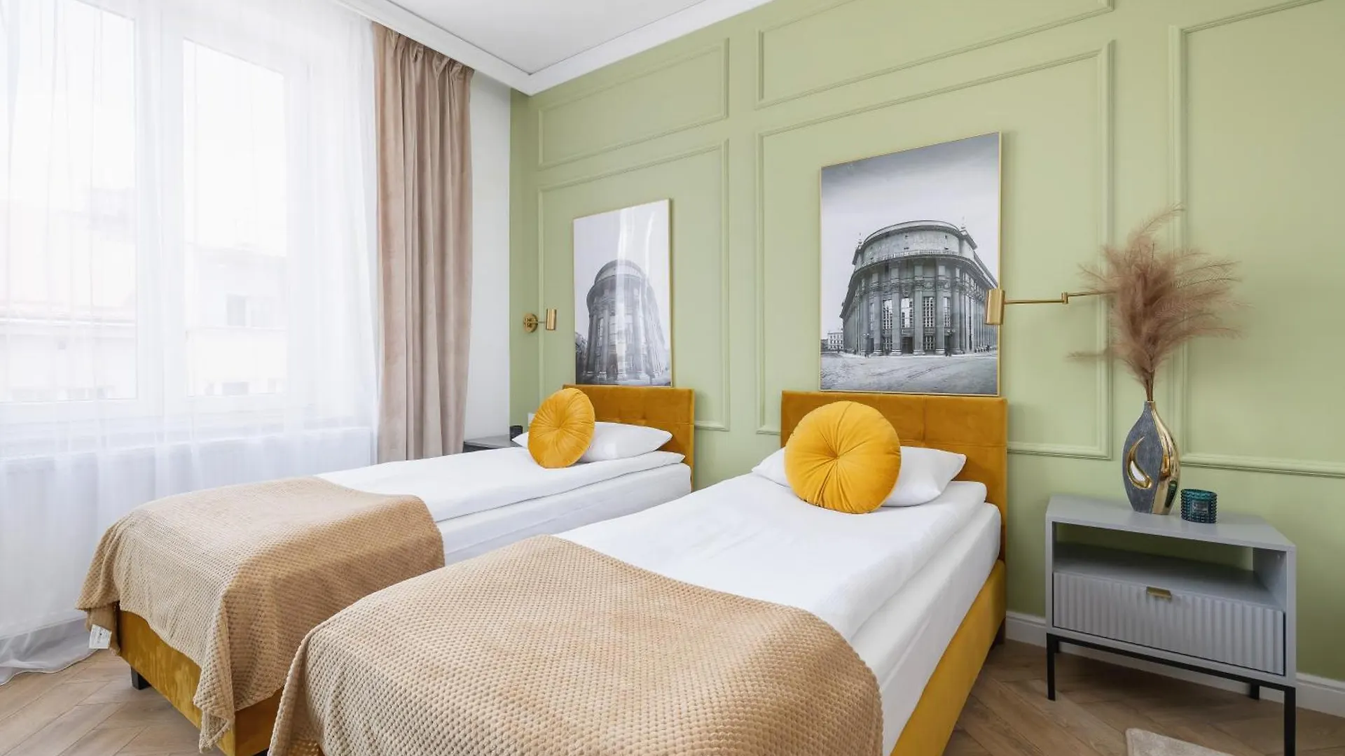 Starowislna Elegant Apartment With Air Conditioning Kazimierz Cracow By Renters Prestige Krakow Poland